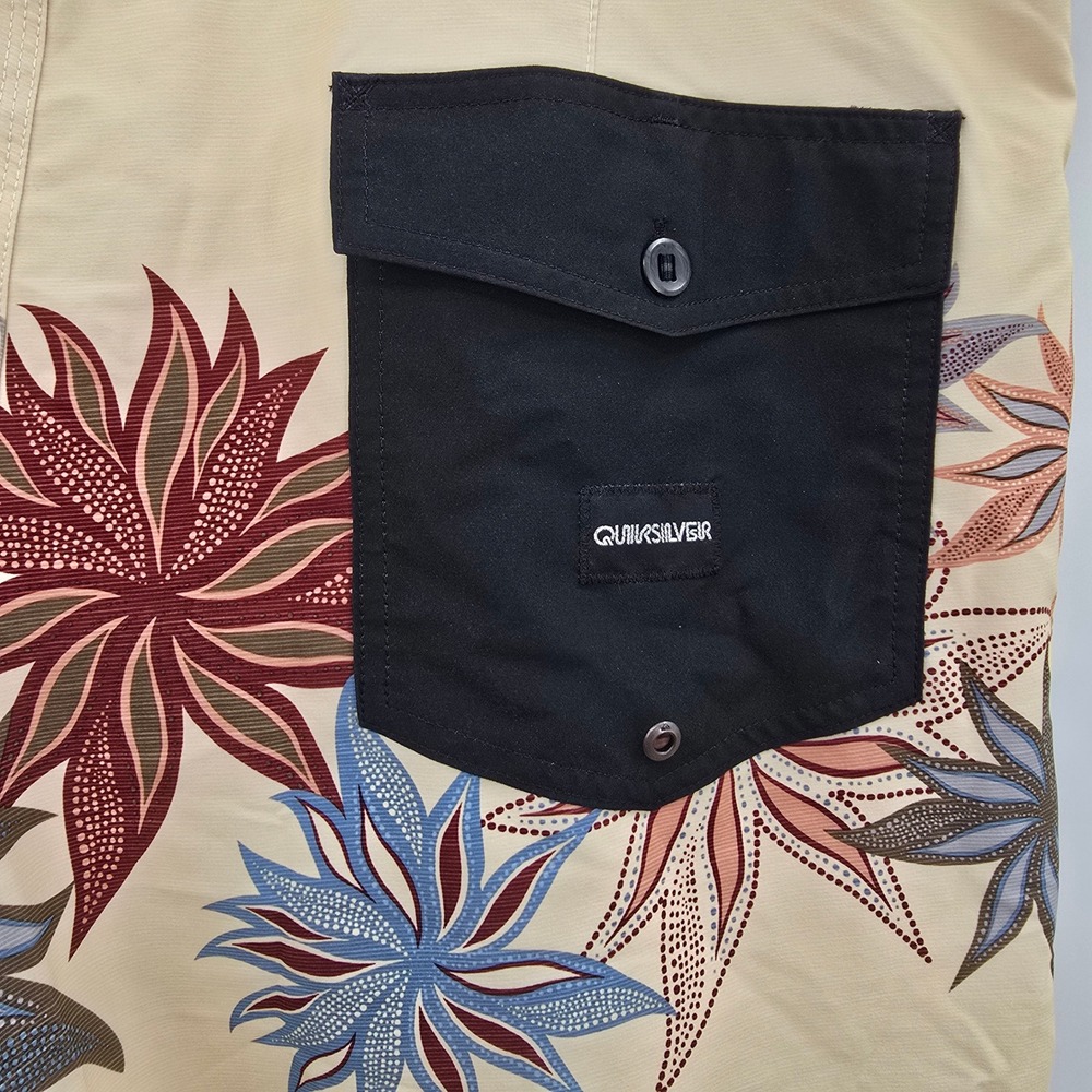 Quiksilver Highline Mens Board Shorts Floral 4-Way Stretch Cream Black Size 40 - Picture 3 of 8